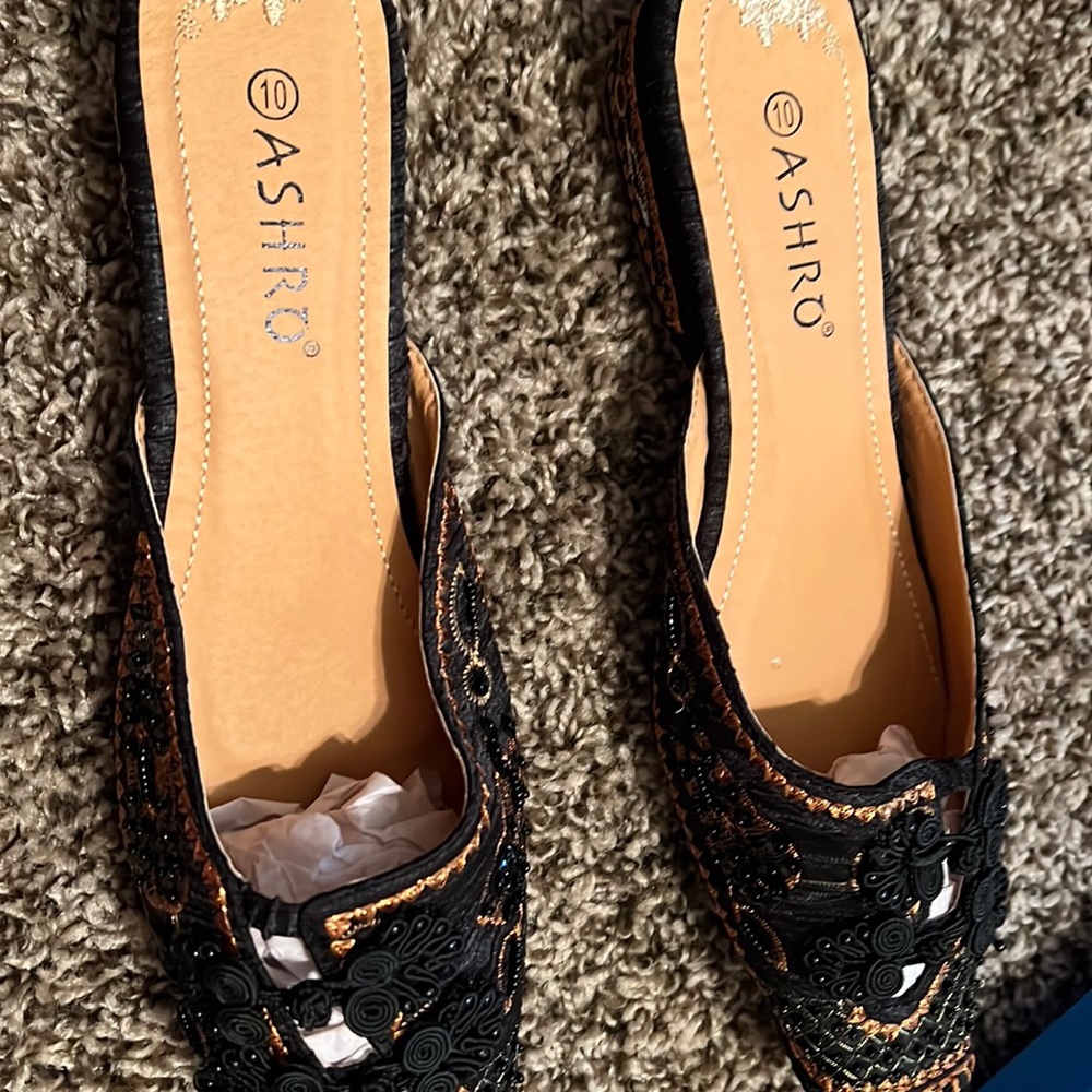 Never used shoes Ashro